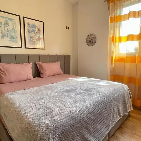 Bazaar Sun Rays Διαμέρισμα Τίρανα