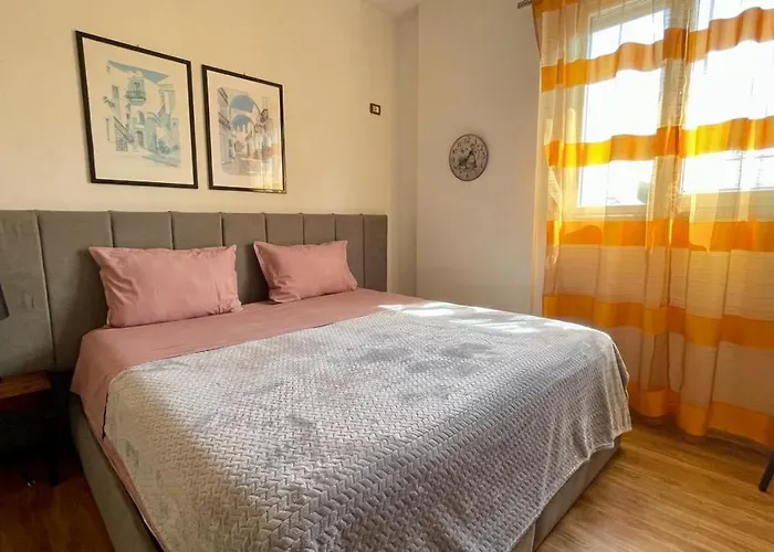 Bazaar Sun Rays Appartement Tirana