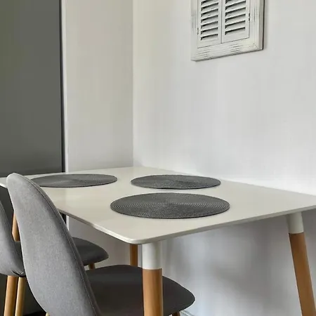 Bazaar Sun Rays * ティラナ