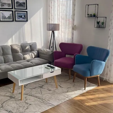 Bazaar Sun Rays * ティラナ